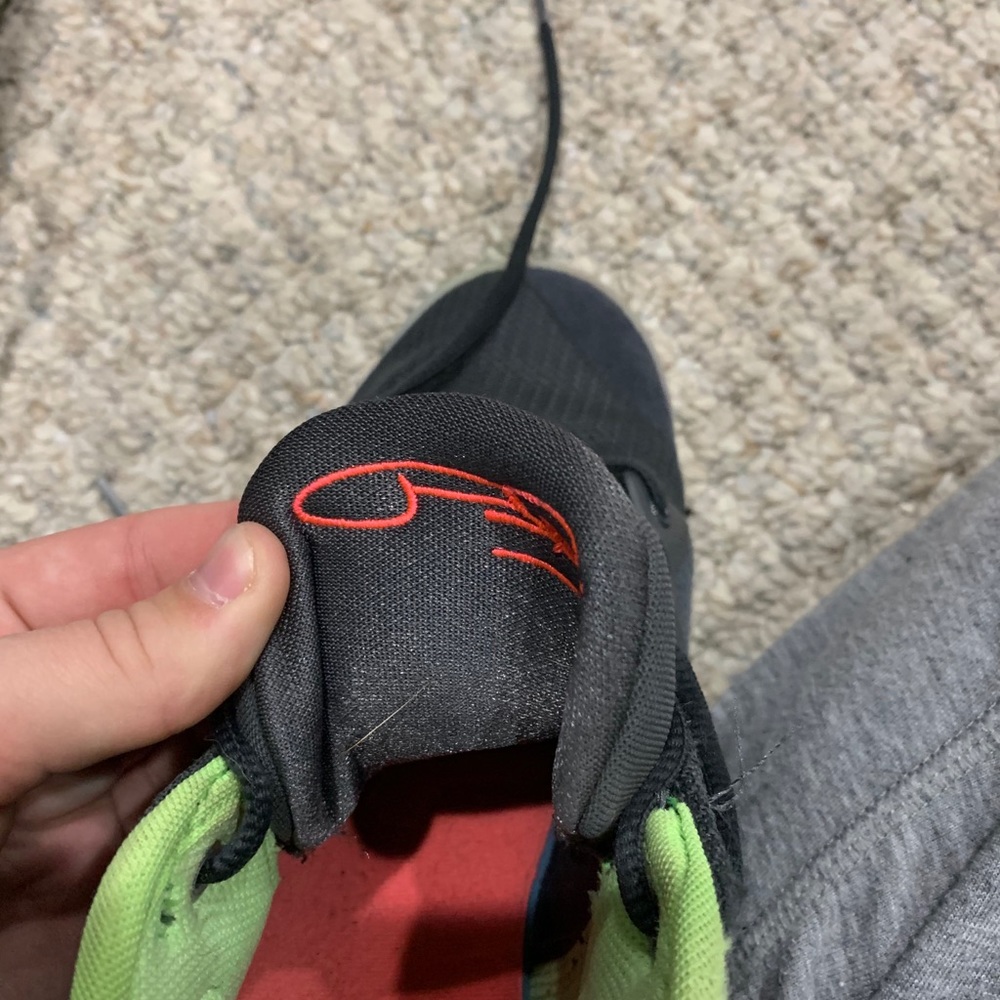 nike basketball shoes size men's 9